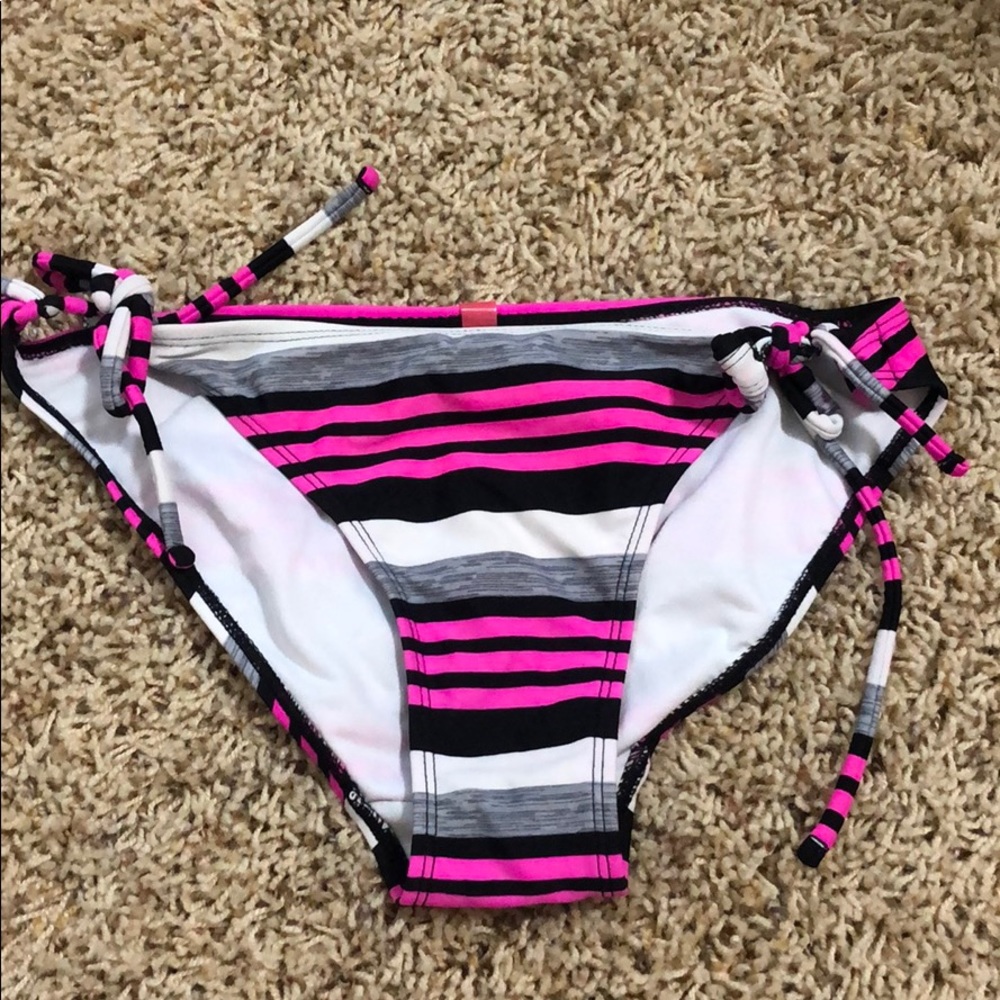 Size M Bikini Bottoms